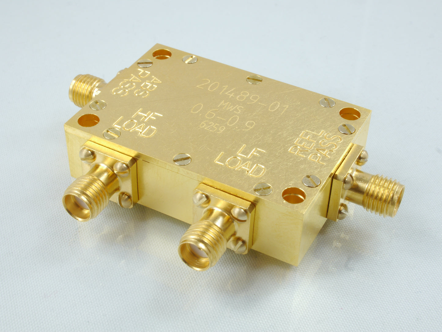 600 to 900 MHz Cryogenic Reflectionless Bandpass Filter